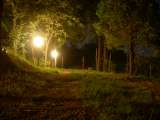 Il Casale illuminato di notte